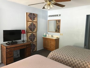 Kahden hengen classic-huone, useita sänkyjä