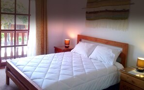 Standard Double Room, 1 Double Bed, Private Bathroom - Hotel Maucho Pucon (Pucón)