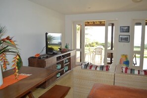 Apartemen (BUZ04) | Ruang keluarga | TV layar datar