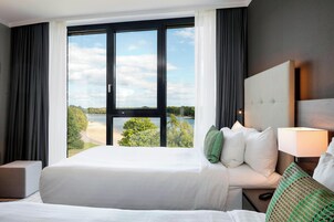 Room, 2 Twin Beds, Lake View (Lake View) | Pillowtop beds, in-room safe, desk, soundproofing