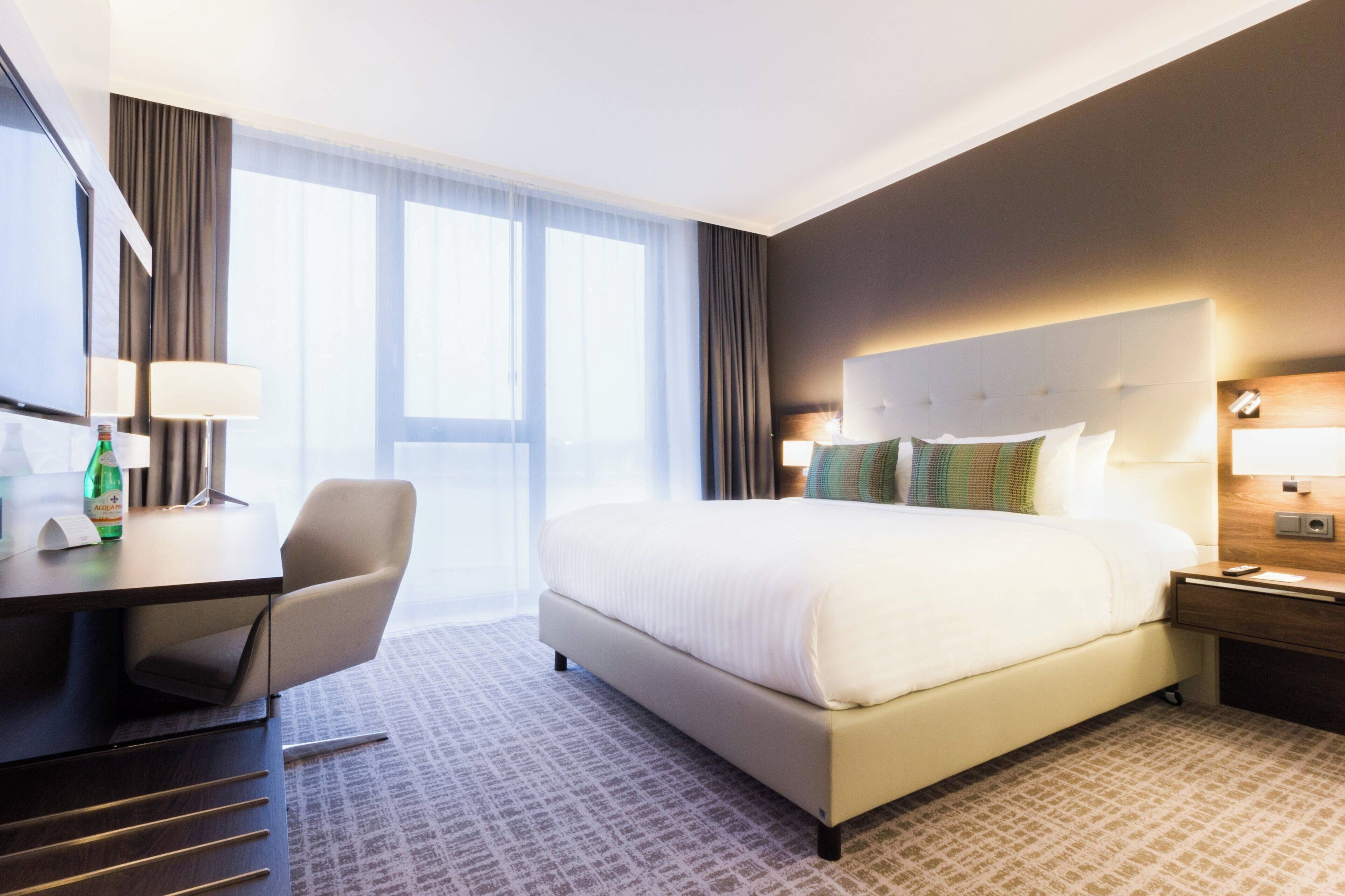 1 bedroom, pillow-top beds, in-room safe, desk