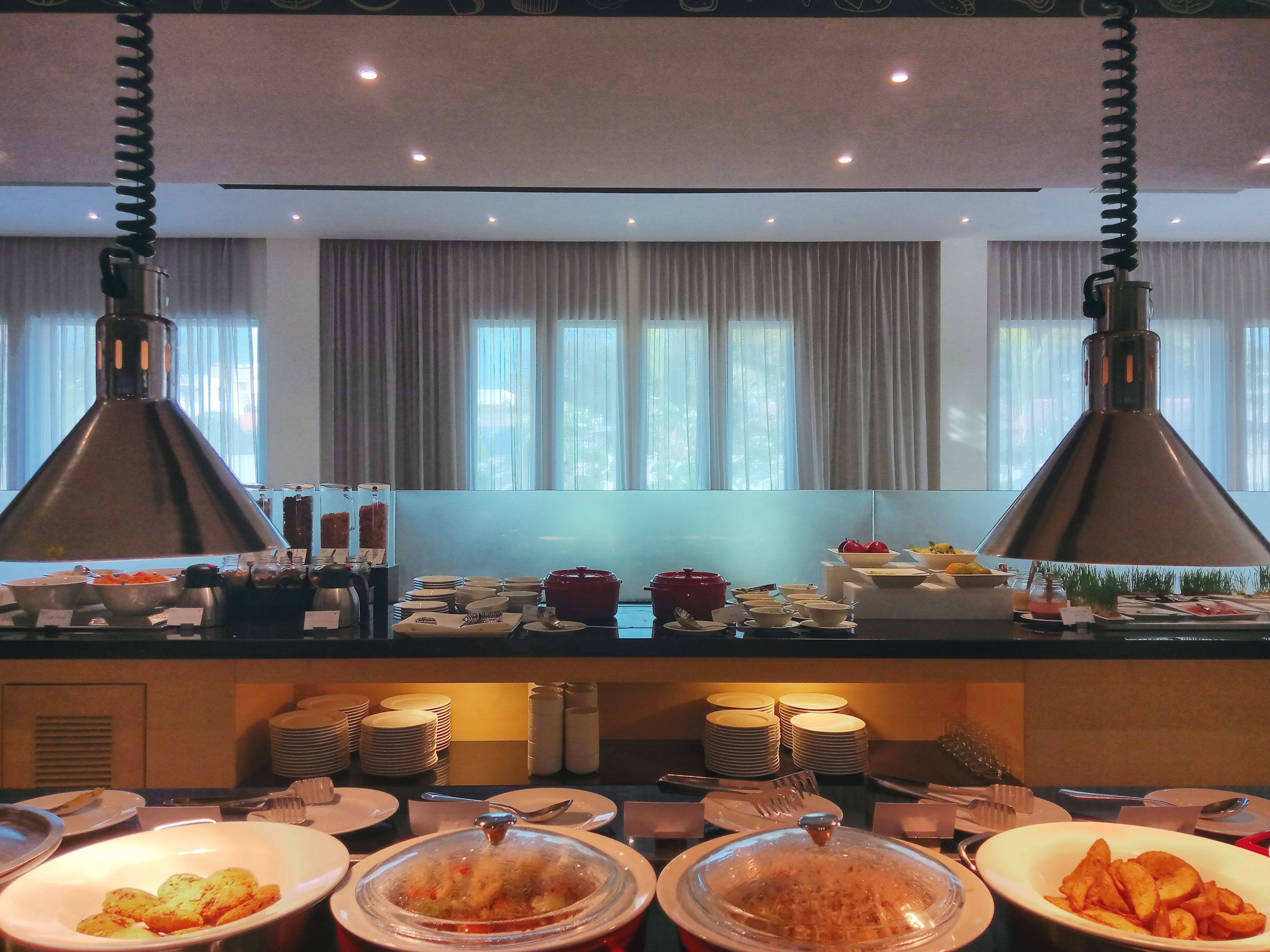 الإفطار بتكلفة قدرها (599 INR للشخص)