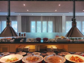 Bữa sáng buffet với phụ phí nhỏ 