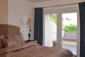 Villa, 3 chambres | 1 chambre, coffres-forts dans les chambres, bureau