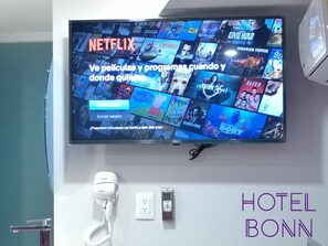 Business Room | Select Comfort beds, in-room safe, individually decorated - Hotel Bonn (Mexico City)