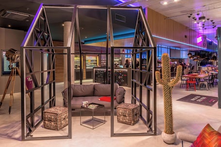 Televisión LCD 42 pulgadas con canales de televisión digitales