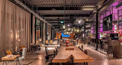 MOXY London Heathrow Airport