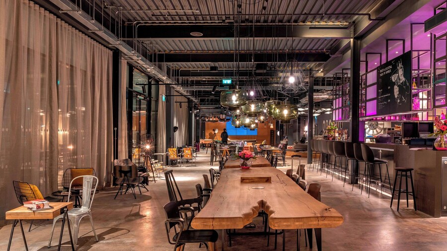 MOXY London Heathrow Airport