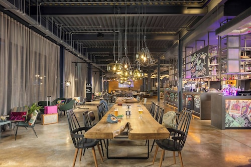 MOXY London Heathrow Airport