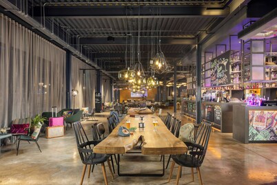 MOXY London Heathrow Airport