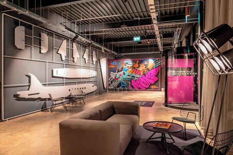 MOXY London Heathrow Airport - view 2