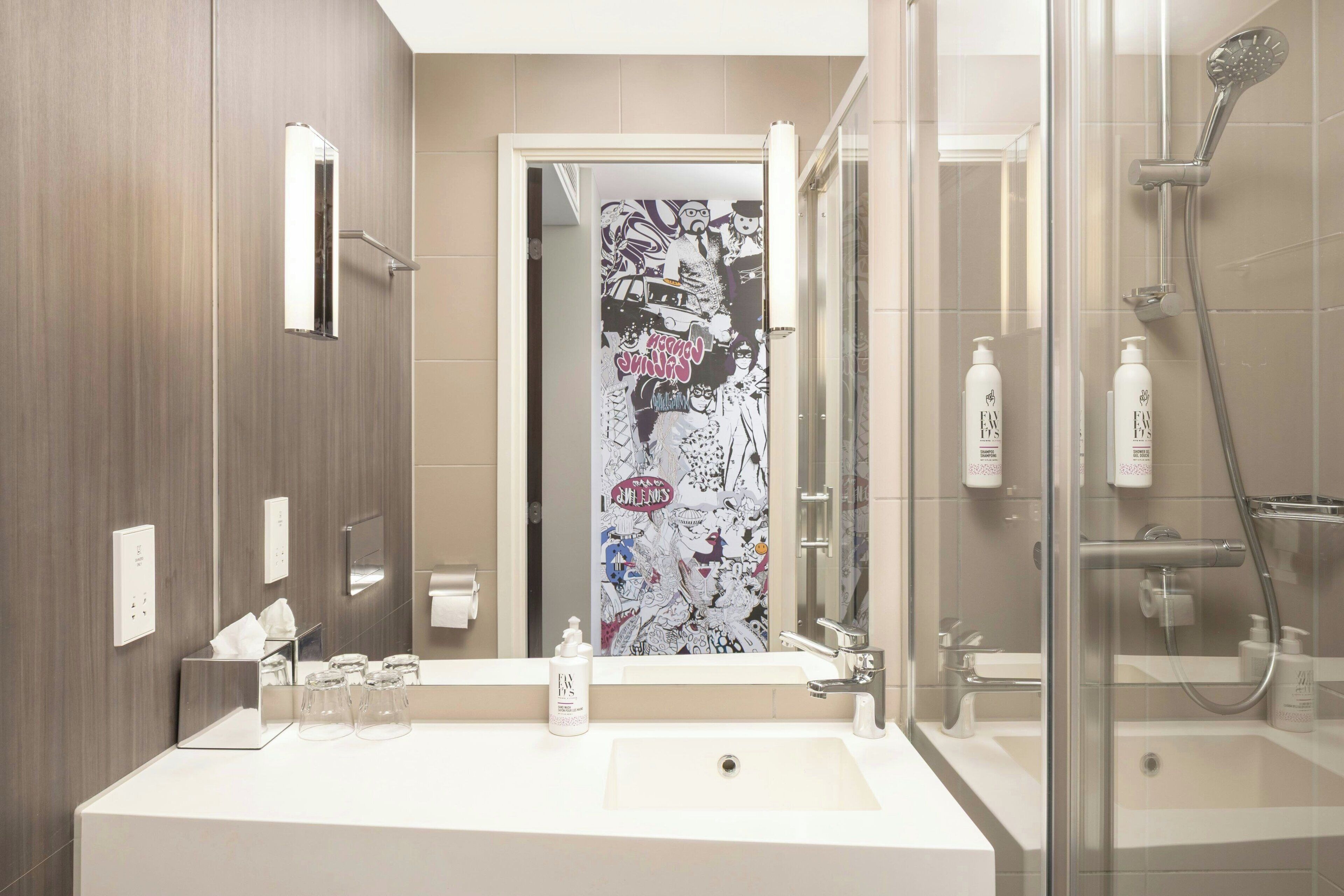 Photo - Moxy London Heathrow Airport