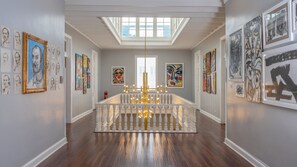 32–tuumainen taulutelevisio, jossa kaapelikanavat