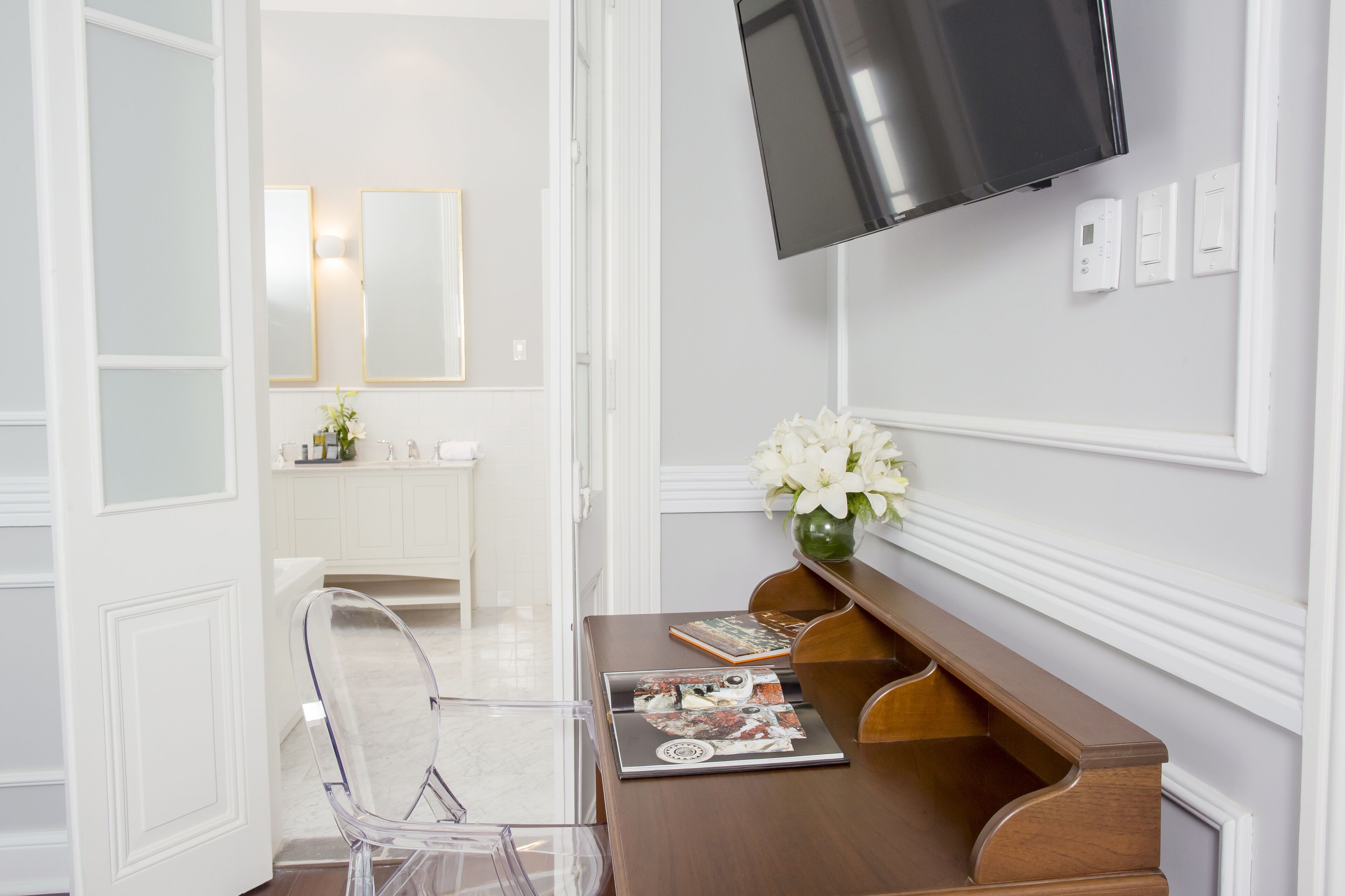 superior room | 1 bedroom, premium bedding, down duvets, in-room safe