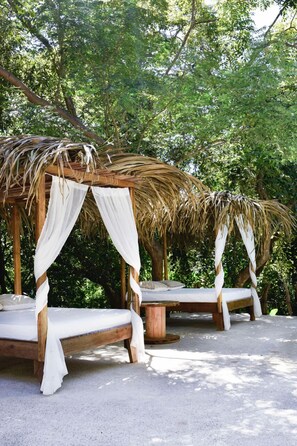 Terrace/patio - Driftwood Glamping and Boutique Hotel (Nosara)
