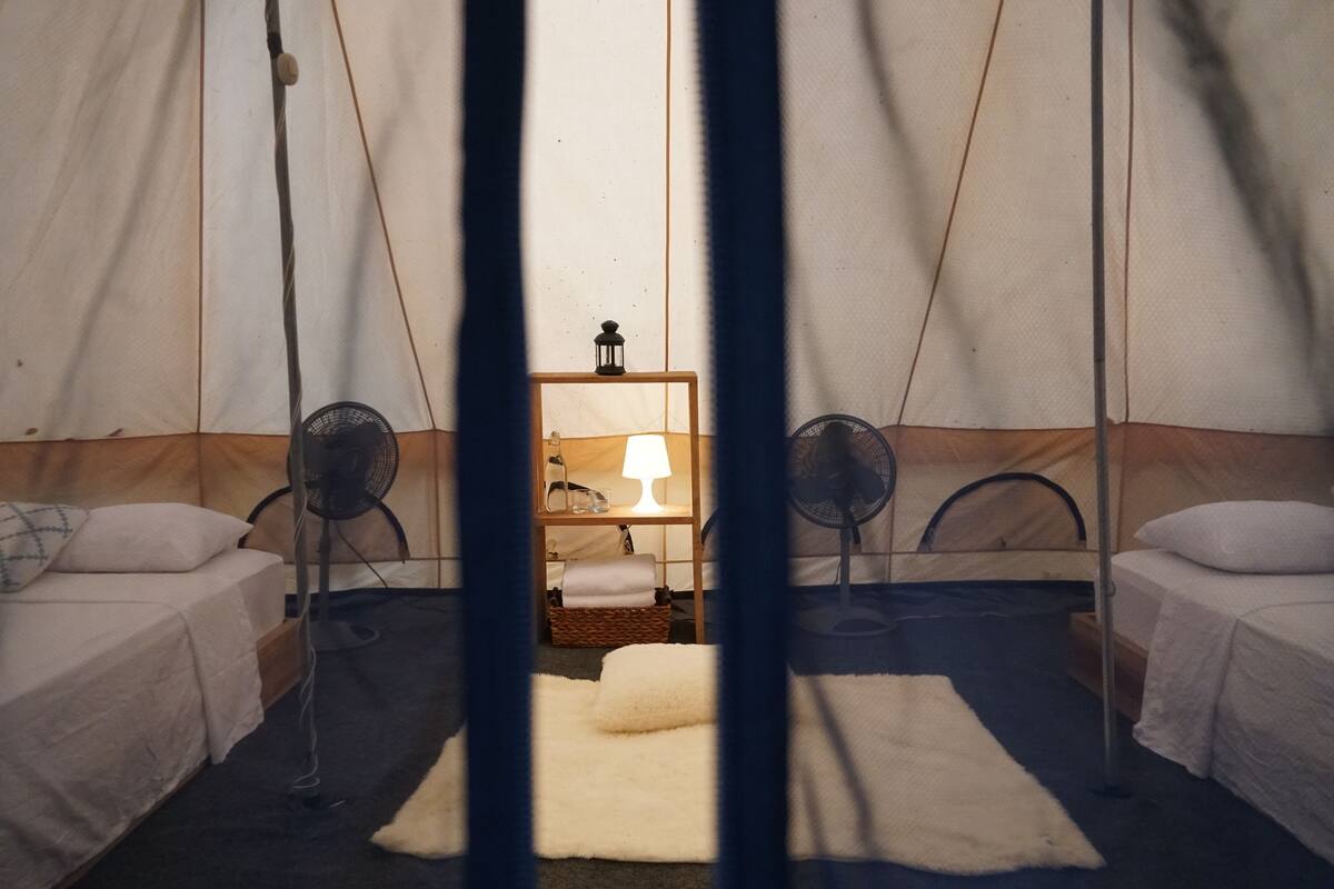 Emperor  Tent  | Soundproofing, free WiFi, individually decorated