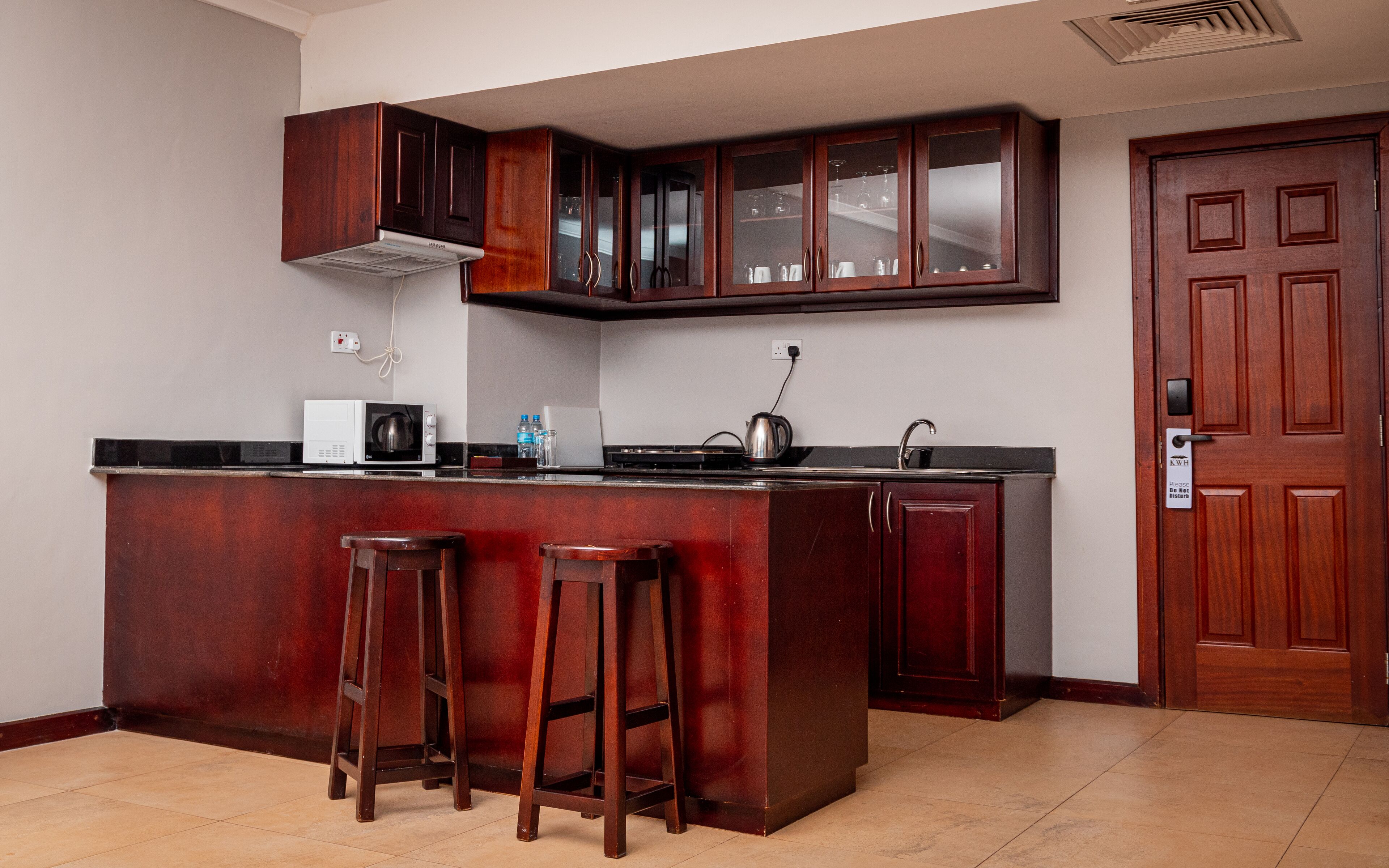 grand suite | living room | flat-screen tv