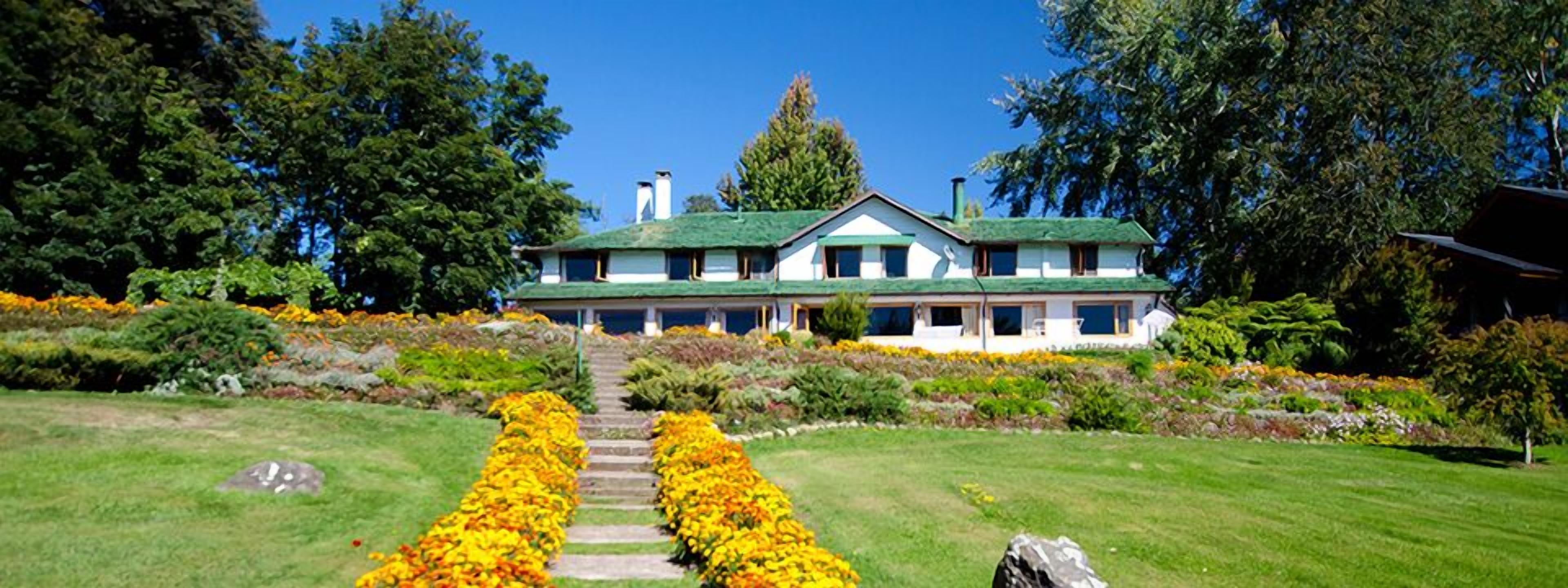 客房内保险箱、办公桌、熨斗/熨板、折叠床/加床（额外收费）