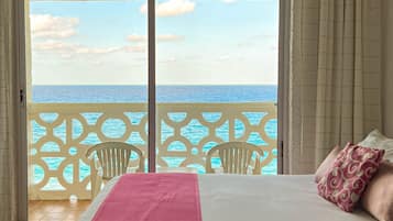 Suíte estúdio panorâmica, 1 cama de casal, sacada, vista para a praia | Roupas de cama premium