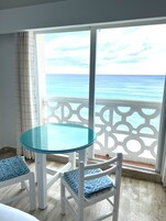 VISTA PANORAMICA AL MAR FRENTE A LA PLAYA | Biancheria da letto di alta qualità, materassi in memory foam, minibar