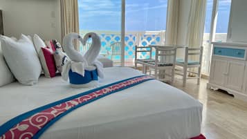 Panoramic Studio, Balcony, Sea View | Egyptian cotton sheets, premium bedding, Select Comfort beds, minibar