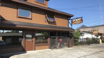 Façana frontal de l'allotjament