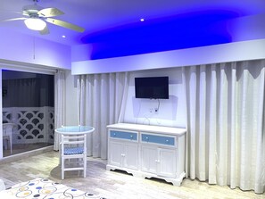 Panoramic Studio, Balcony, Sea View | Premium bedding, pillowtop beds, in-room safe, individually decorated - Ocean View Apartments – Delicia (Cancun)