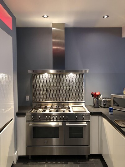 Mountain Modern design at its Finest.  Newly built 4000 sq. ft. home at KHMR.