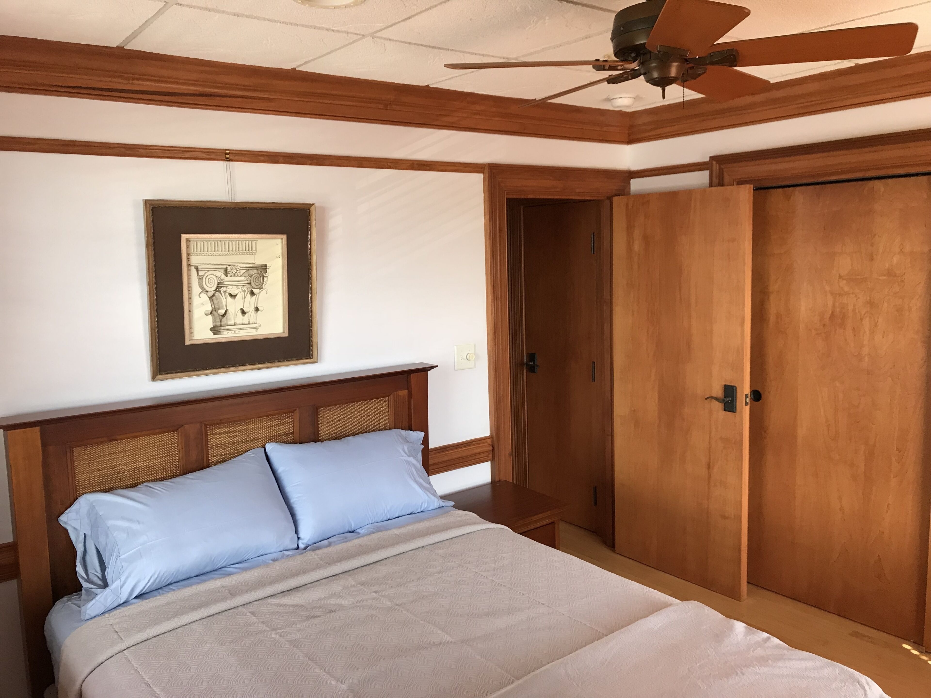 1 dormitori, planxa i posts de planxar, wifi i roba de llit 