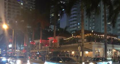Private Charming Guesthouse in Little Havana, perfect place for the World Cup