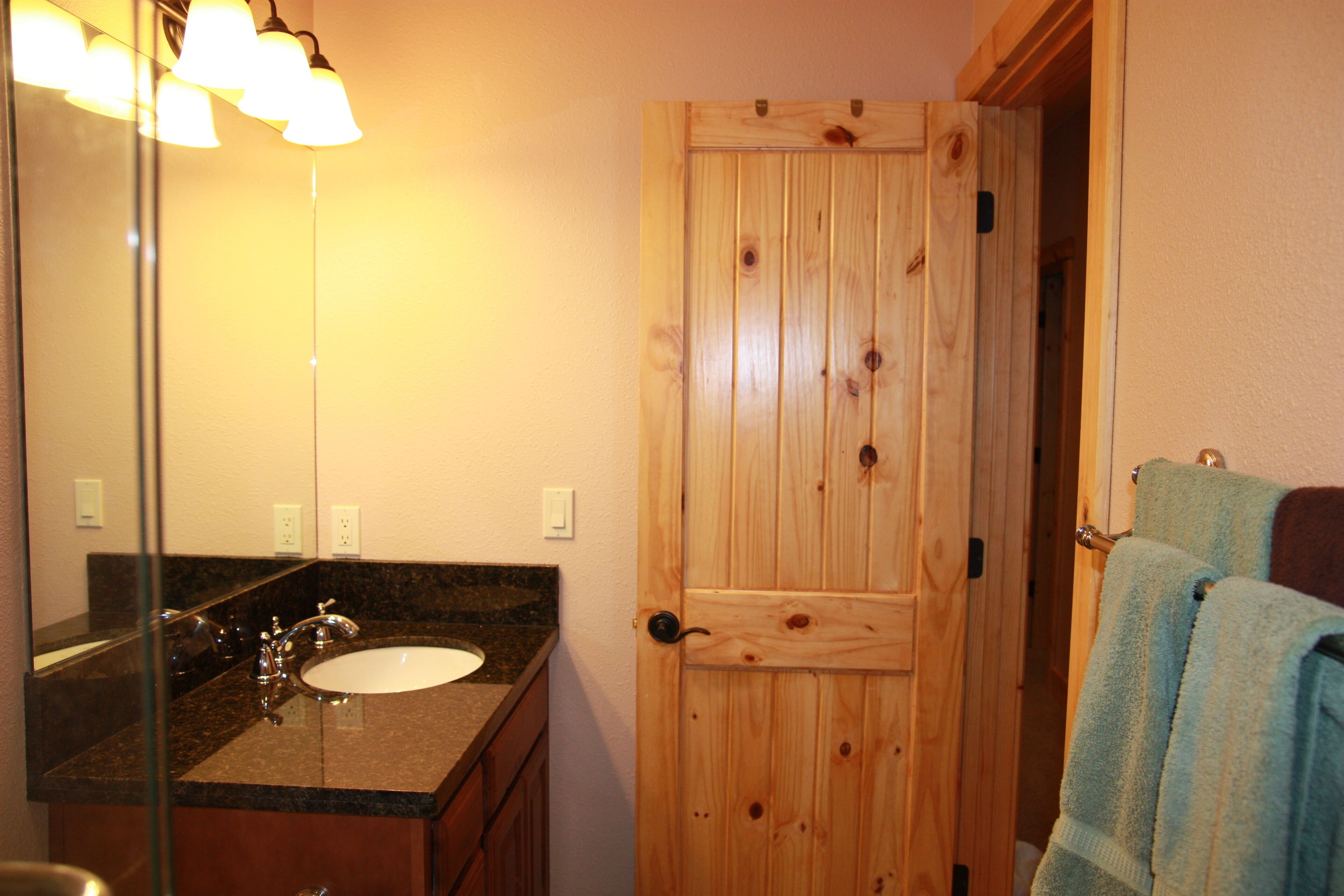 Guest bath with shower