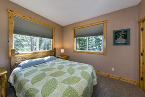 4 habitaciones, tabla de planchar con plancha, wifi y ropa de cama 