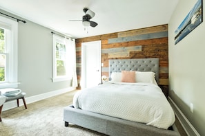 3 habitaciones, tabla de planchar con plancha, wifi y ropa de cama 