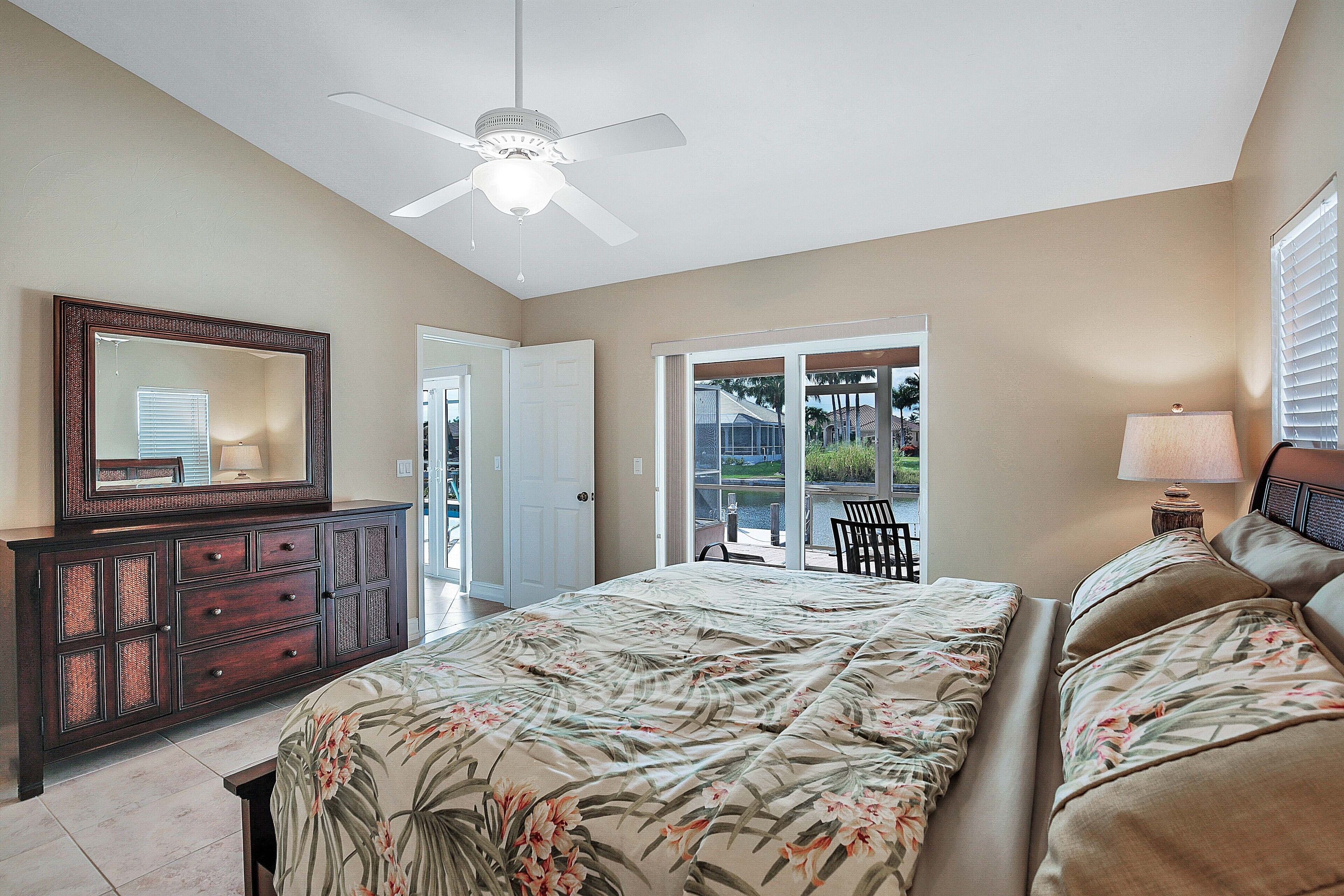 3 slaapkamers, een kluis op de kamer, een strijkplank/strijkijzer