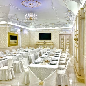 Banquet hall