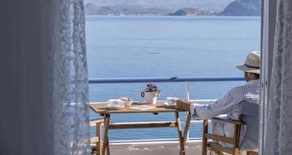 Studio en front de mer | Superbe balcon avec vue sur la mer | prĂšs de Nafplio, Epidaure, MycĂšnes