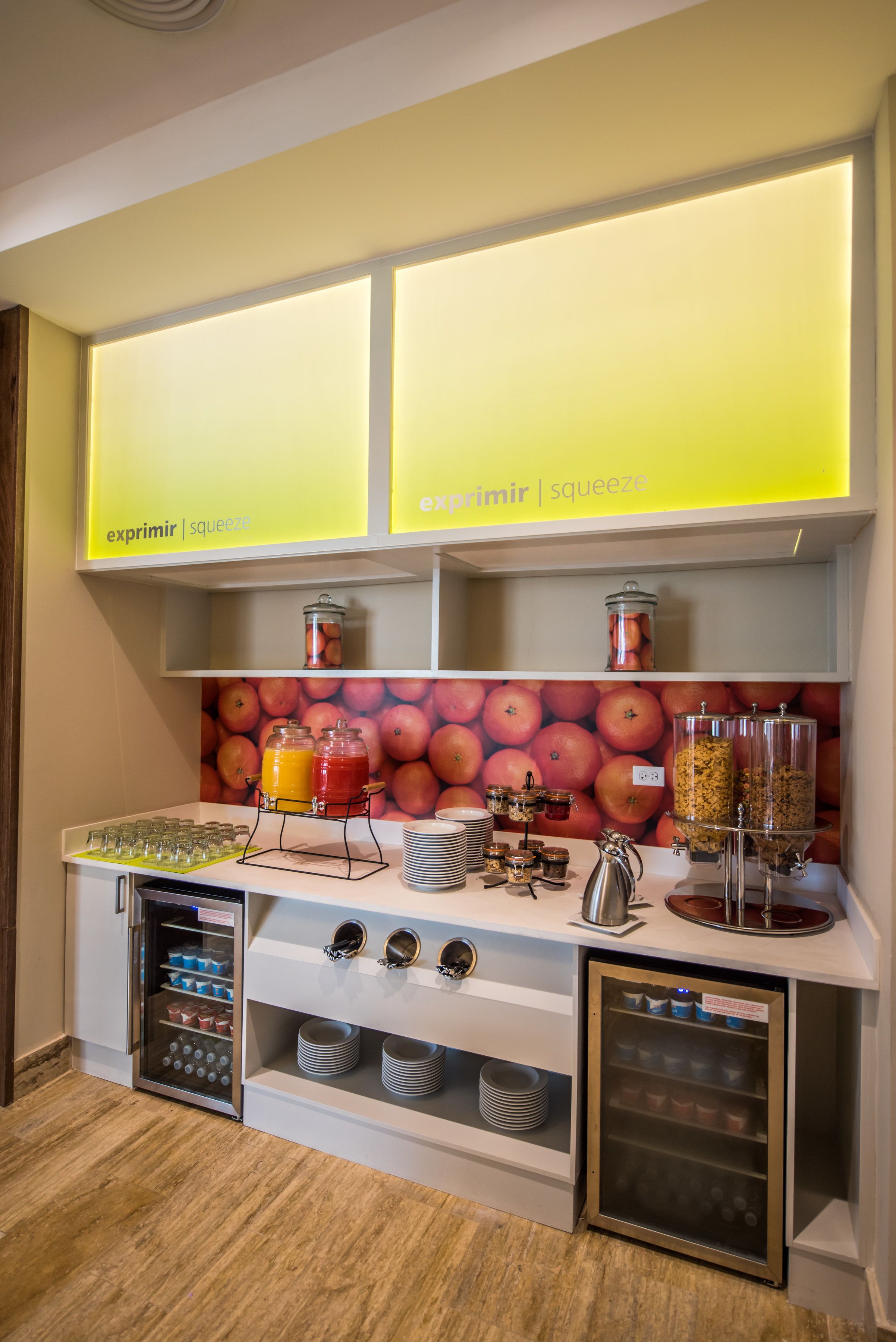 包含每日自助早餐