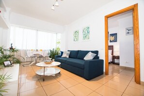 Unclassified image, 4 of 18, button - No more winter blues! enjoy Las palmas  (Las Palmas de Gran Canaria)