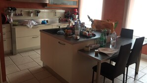 茶具/咖啡用具、冰箱、微波炉、烤箱