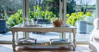 Laajennetut, päivitetyt, upeat näkymät ympäri. Lg. Puutarha Yksityinen parkkipaikka S päin