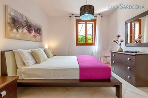 4 quartos, ferros/tábuas de passar roupa, berço de viagem, Wi-Fi