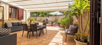 Alghero, Villa Maestrale, with covered garden terrace 4 bedrooms