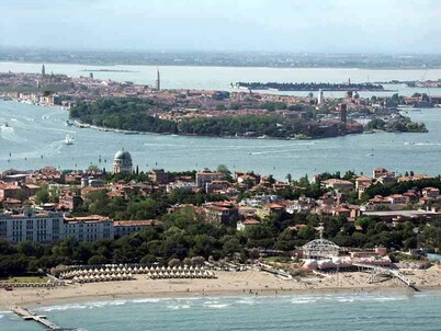 Peace and green, close to the beaches and 20 minutes from San Marco et Biennale