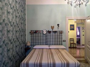 2 chambres, fer et planche à repasser, Wi-Fi gratuit, draps fournis