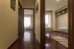 3 bedrooms, desk, soundproofing, iron/ironing board