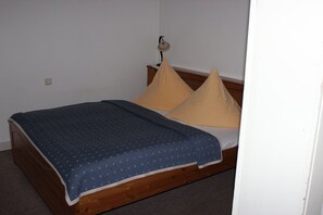 2 bedrooms, Internet, bed sheets