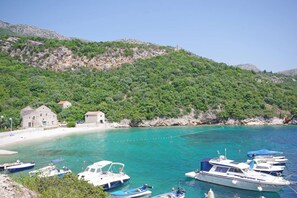 On the beach - Villa Dias -stunning sea views, pool, sauna and beautiful terraces for 12 guests by MyWaycation (Brsecine)