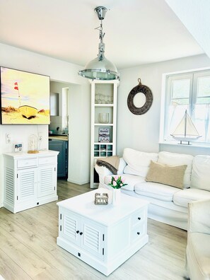 تلفزيون، مشغل دي في دي، كُتُب، مك تبة موسيقى