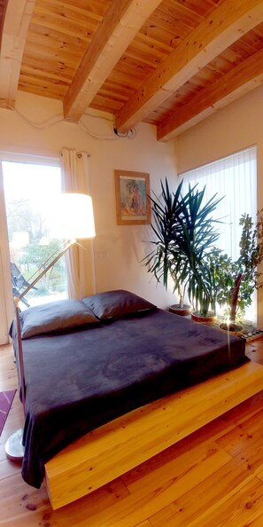 1 bedroom, iron/ironing board, travel crib, free WiFi