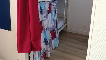 2 chambres, matelas mémoire de forme, fer et planche à repasser